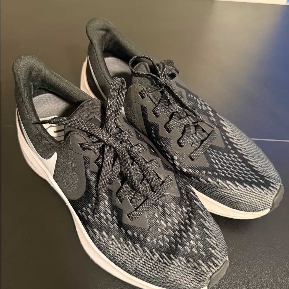 Nike Black and Gray Running Shoes